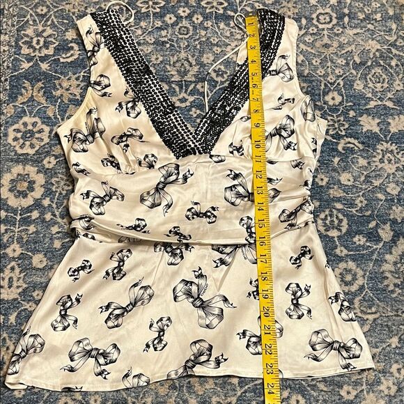 Bebe Y2K Silk Blend White Black Sequin Bow Design V-Neck Top Feminine Coquette - Picture 10 of 12